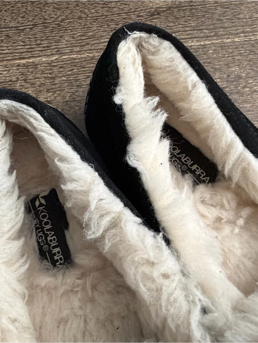 Koolaburra UGG Black Moccasin Slippers Size 6